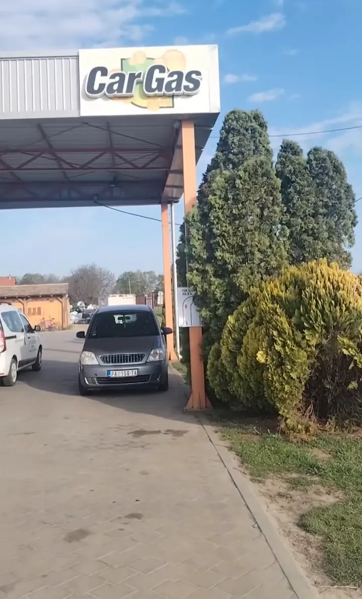 Car Gas pumpa u Banatskom Karlovcu